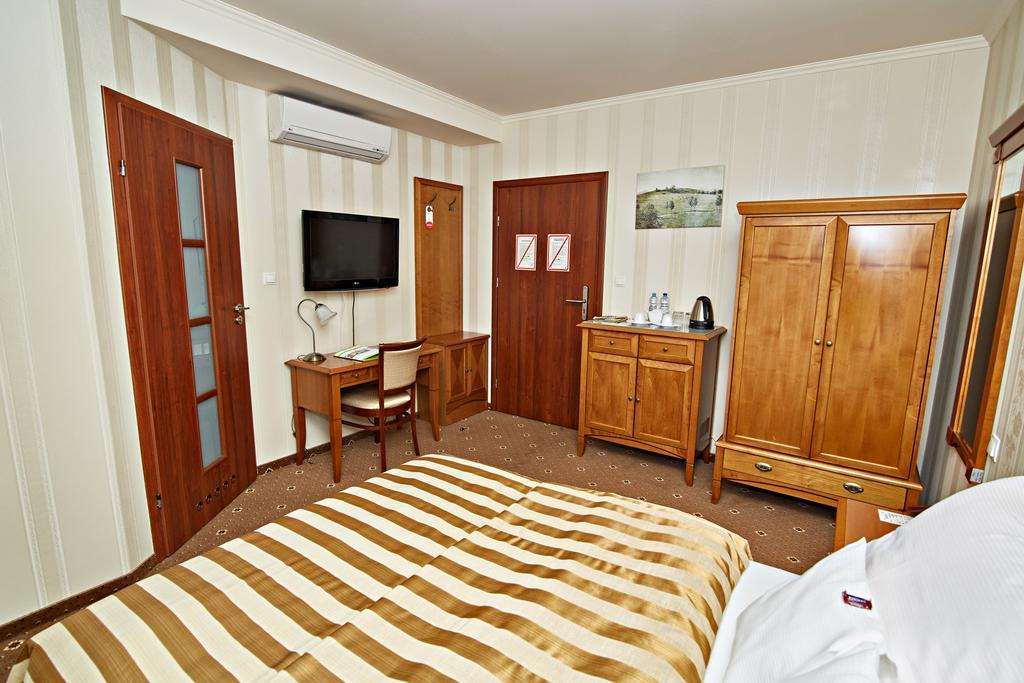 Hotel Ted Радомско Номер фото