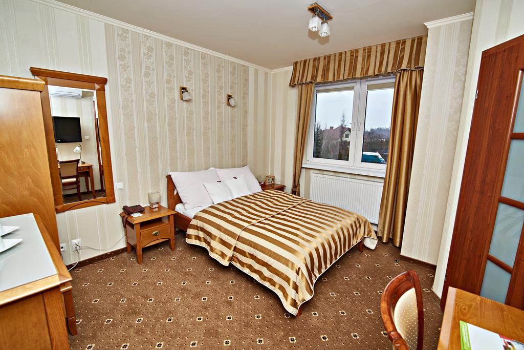 Hotel Ted Радомско Номер фото