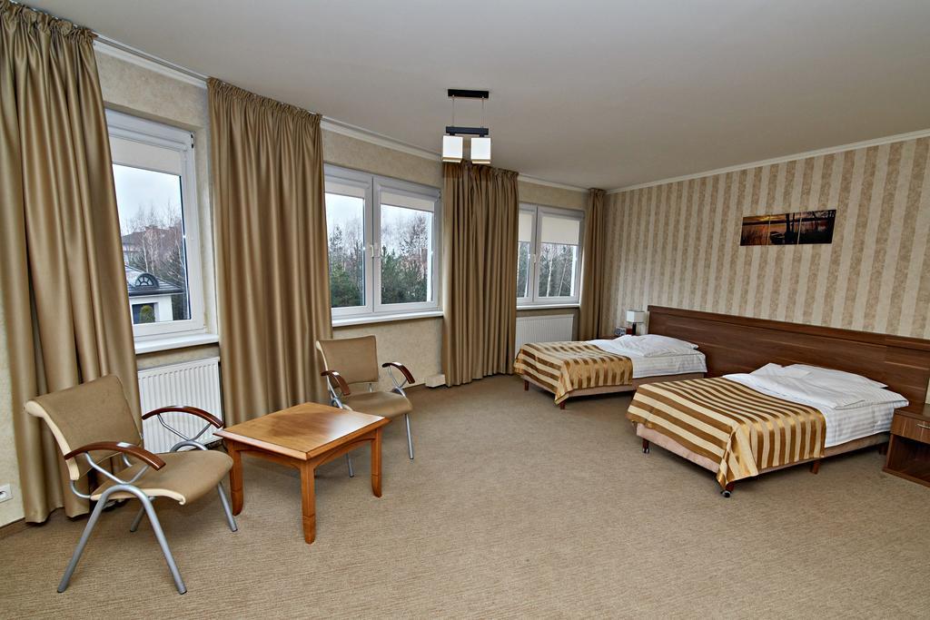 Hotel Ted Радомско Экстерьер фото