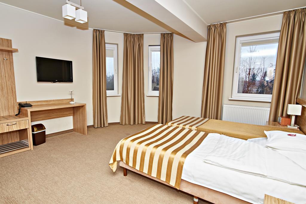 Hotel Ted Радомско Экстерьер фото